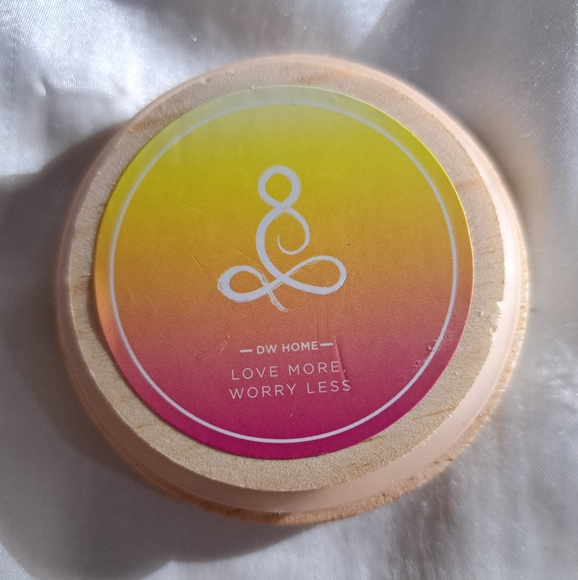 DW Home Candle - Picture 5 of 5